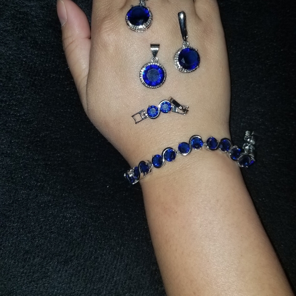 💙SOLD💙Jewelry/Accessories Set - Picture 6 of 6